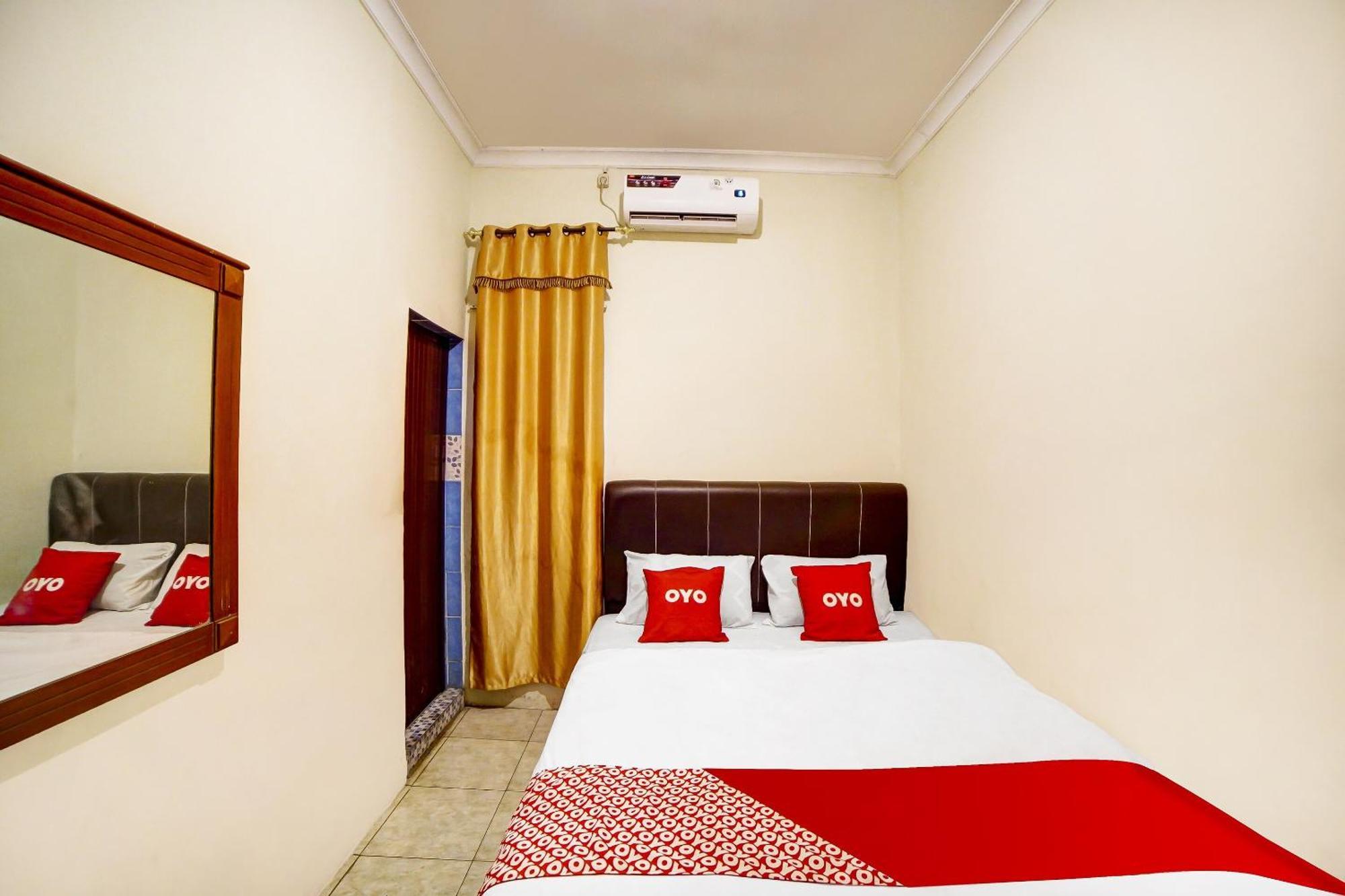Oyo 91199 Felicia Homestay Medan Esterno foto