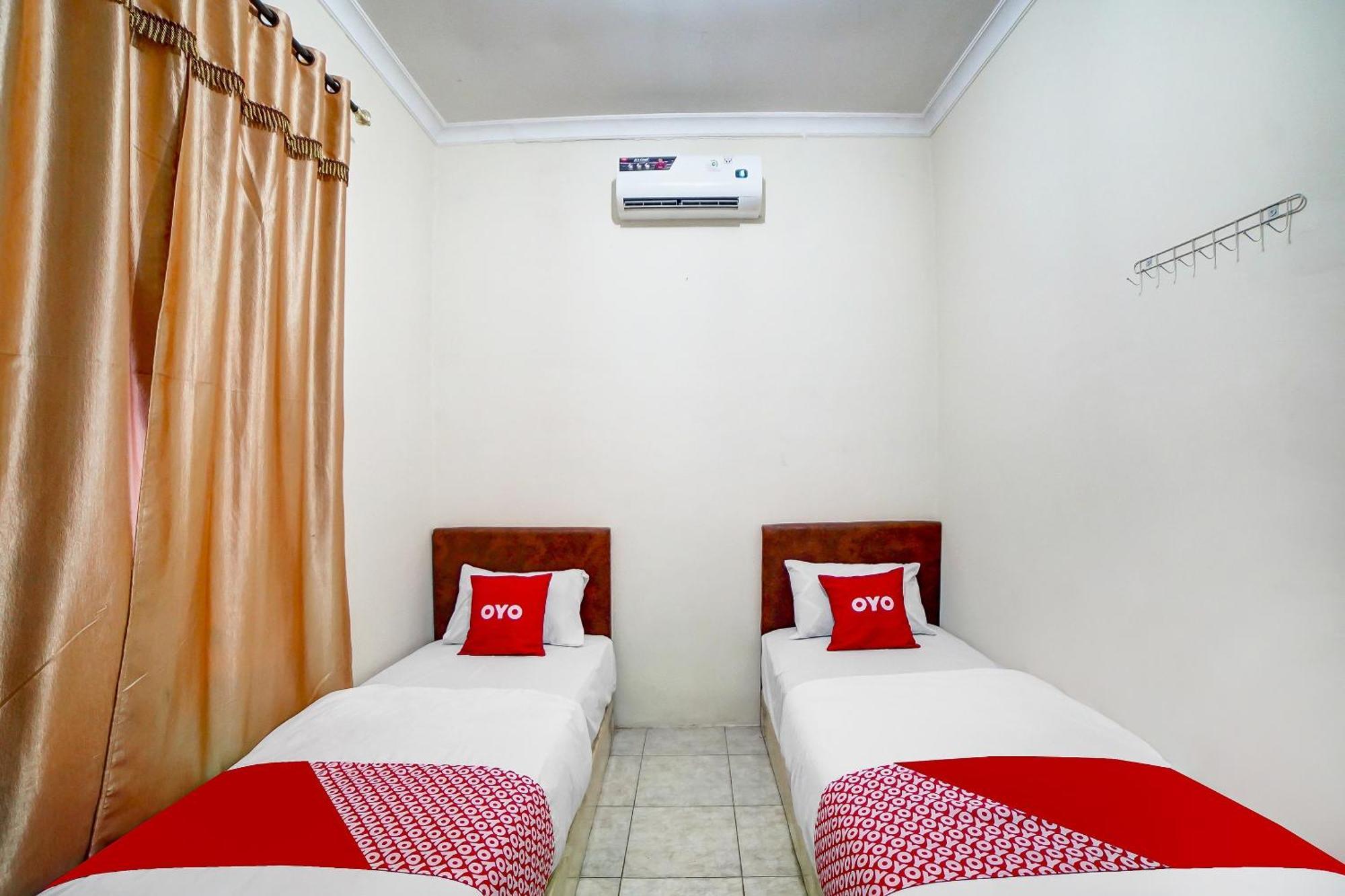 Oyo 91199 Felicia Homestay Medan Esterno foto