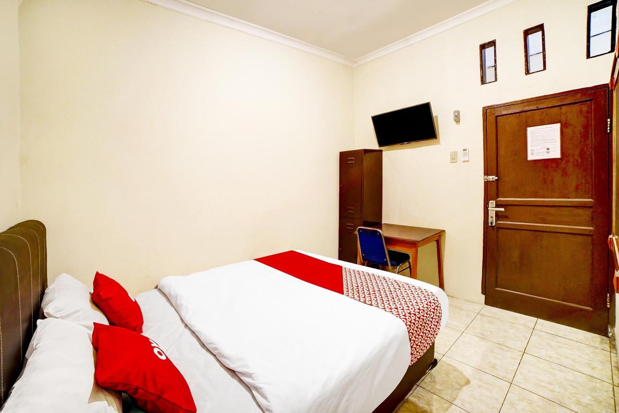 Oyo 91199 Felicia Homestay Medan Esterno foto