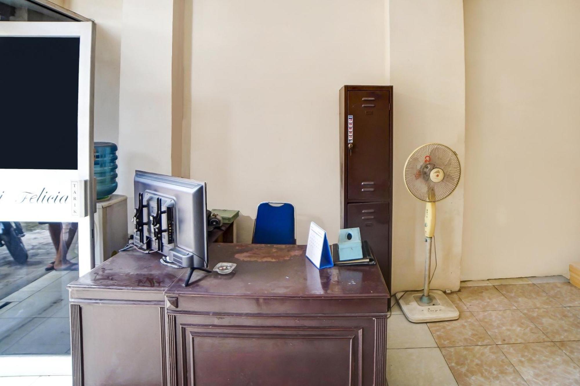 Oyo 91199 Felicia Homestay Medan Esterno foto