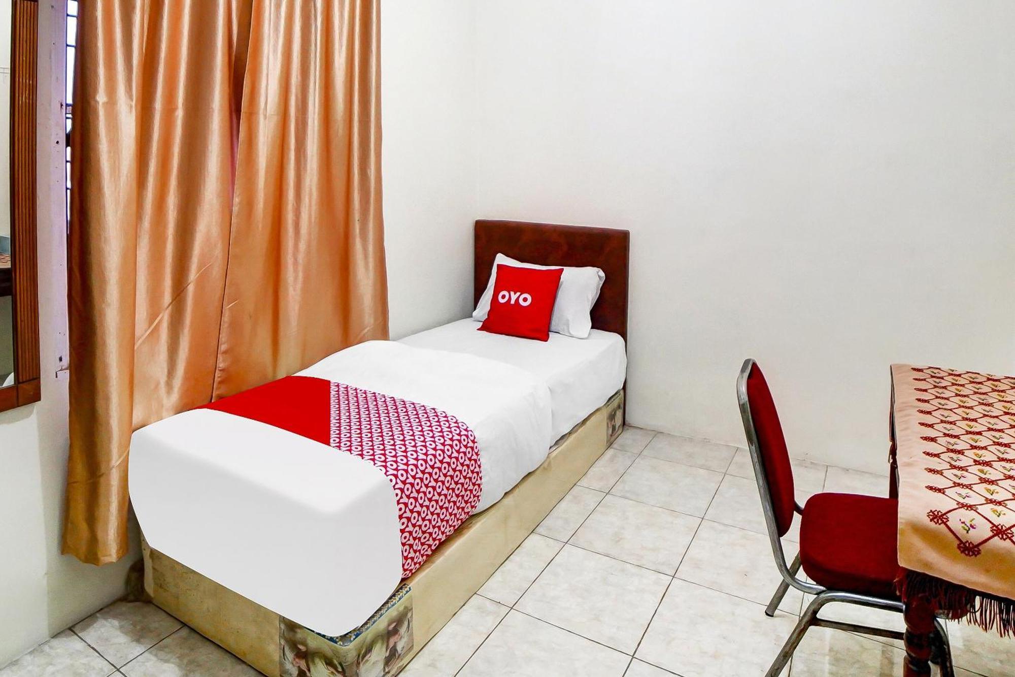 Oyo 91199 Felicia Homestay Medan Esterno foto